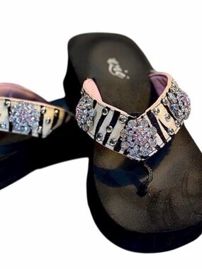 Grazie Leather Animal Print/ Pink/ white Rhinestone details Sandals size 8.5